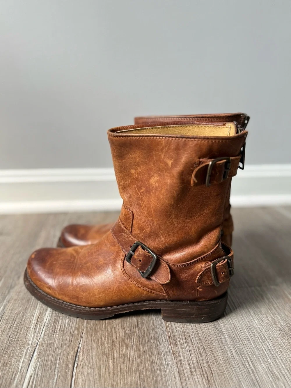 Frye Veronica Shortie Boots Size 7.5 Brown Leather Buckle Moto Ankle Boots